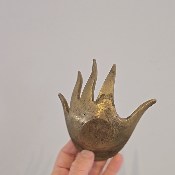 Vintage Mid Century Brass Hand Ashtray Walter Bosse Style - Picture 5 of 7